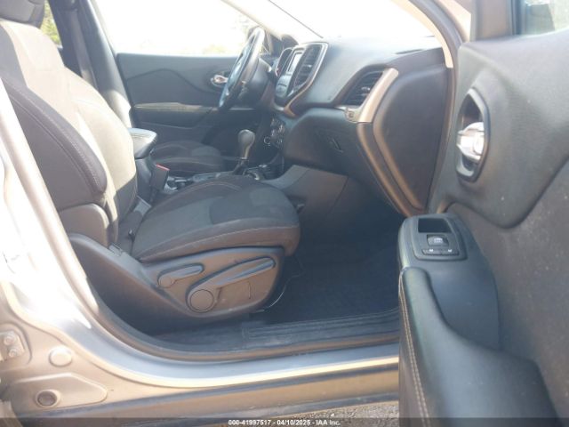 1C4PJMCB3GW231806 Jeep Cherokee Latitude