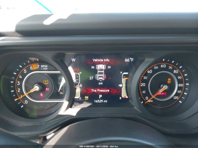 1C4PJXEN7RW103564 Jeep Wrangler 4-door Sahara 4x4