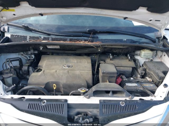 5TDKK3DC2FS590667 Toyota Sienna Le 8 Passenger
