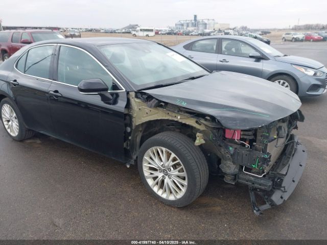 4T1B21HK0KU013174 Toyota Camry Hybrid Xle