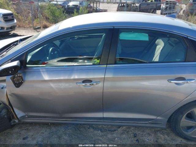 KMHE34L11GA028690 Hyundai Sonata Hybrid Limited