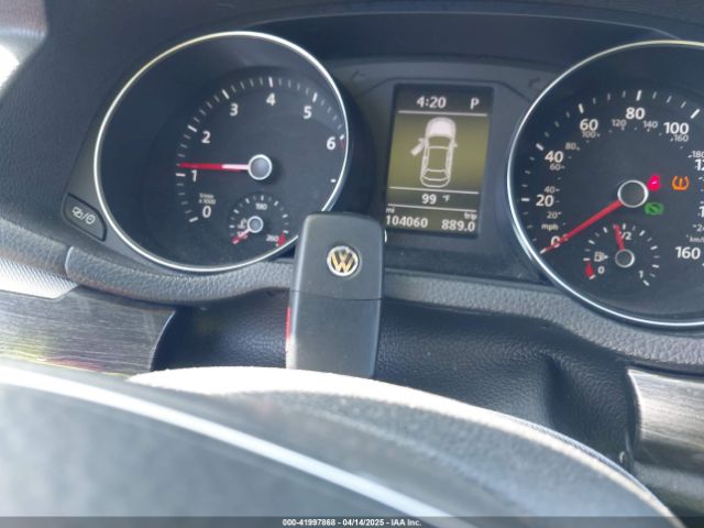 1VWBA7A38JC013471 Volkswagen Passat 2.0t Se