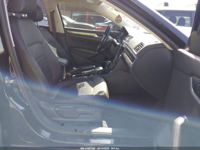 1VWBA7A38JC013471 Volkswagen Passat 2.0t Se