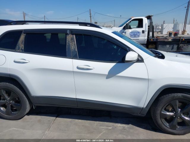 1C4PJLCB9GW107422 Jeep Cherokee Altitude