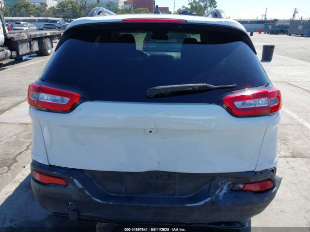 1C4PJLCB9GW107422 Jeep Cherokee Altitude