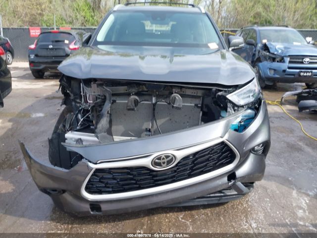 5TDKDRBH3RS569231 Toyota Highlander Xle