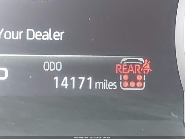 5TDKDRBH3RS569231 Toyota Highlander Xle