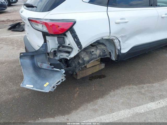1FMCU9G68LUB64704 Ford ESCAPE SE