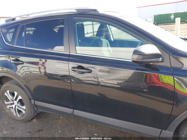 2T3BFREV2JW749735 Toyota RAV4 LE