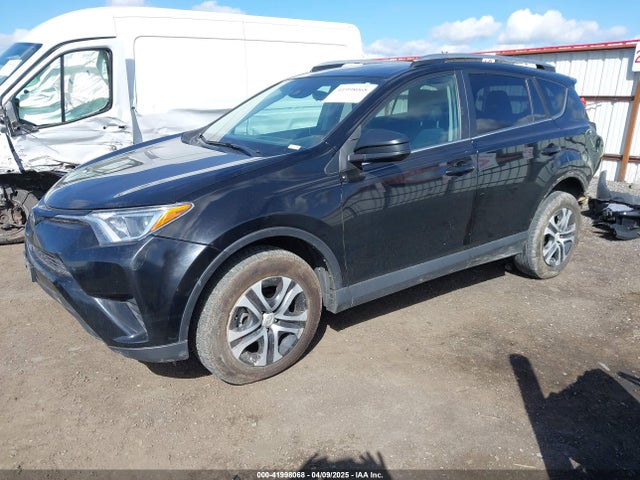 2T3BFREV2JW749735 Toyota RAV4 LE
