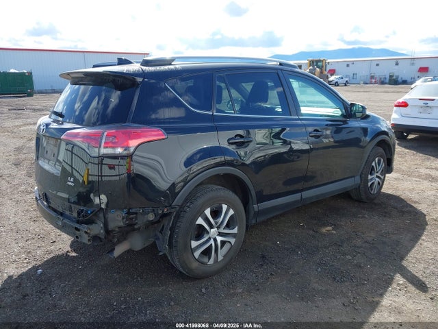 2T3BFREV2JW749735 Toyota RAV4 LE