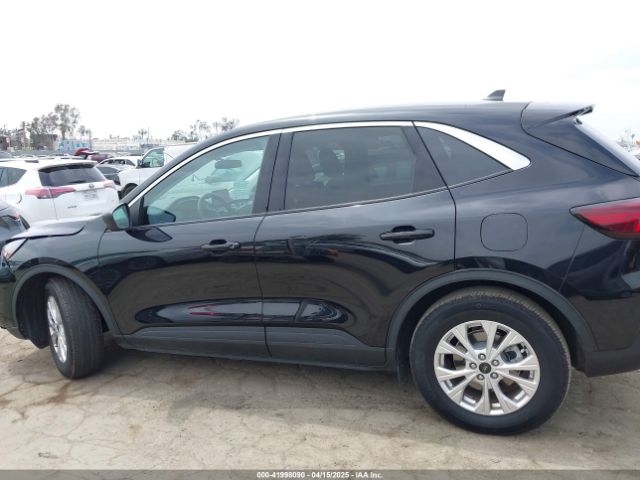 1FMCU0GN6PUB13033 Ford Escape Active