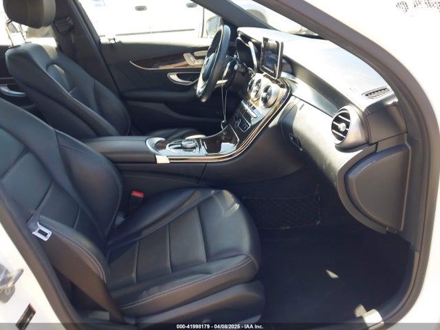55SWF4JB5HU227454 Mercedes-Benz C 300 Luxury/sport