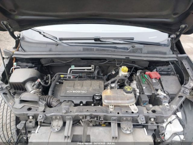 3GNCJKSB8JL203072 Chevrolet TRAX LS