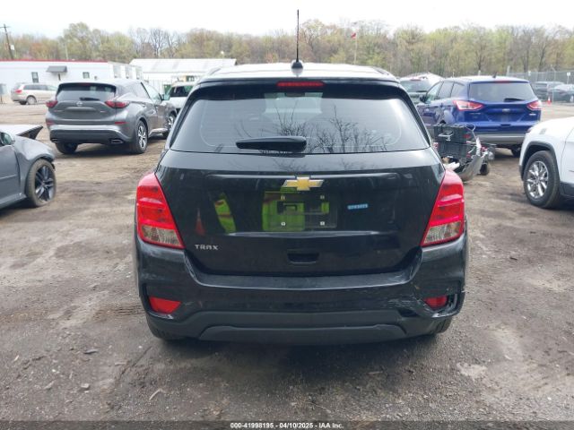 3GNCJKSB8JL203072 Chevrolet TRAX LS