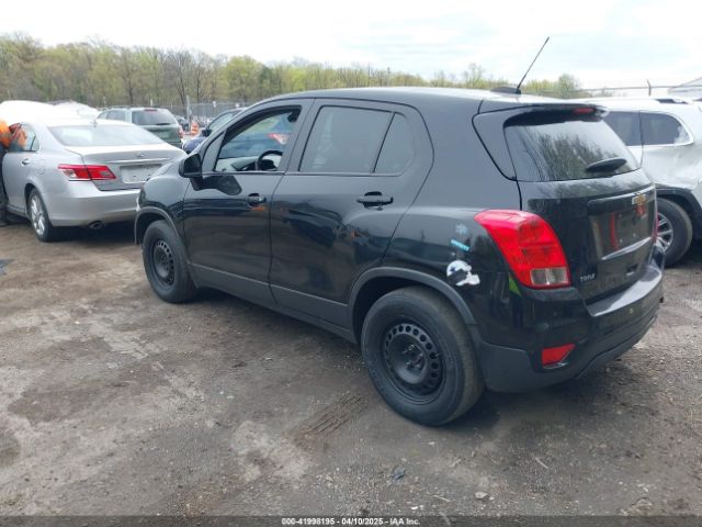 3GNCJKSB8JL203072 Chevrolet TRAX LS