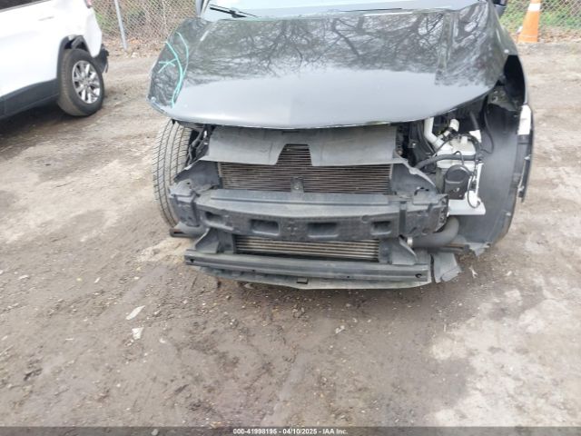 3GNCJKSB8JL203072 Chevrolet TRAX LS