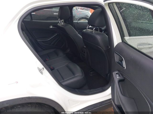 WDCTG4GB0JJ521295 Mercedes-Benz Gla 250 4matic