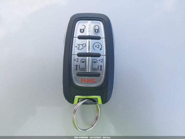 2C4RC1BG9JR120790 Chrysler Pacifica Touring L