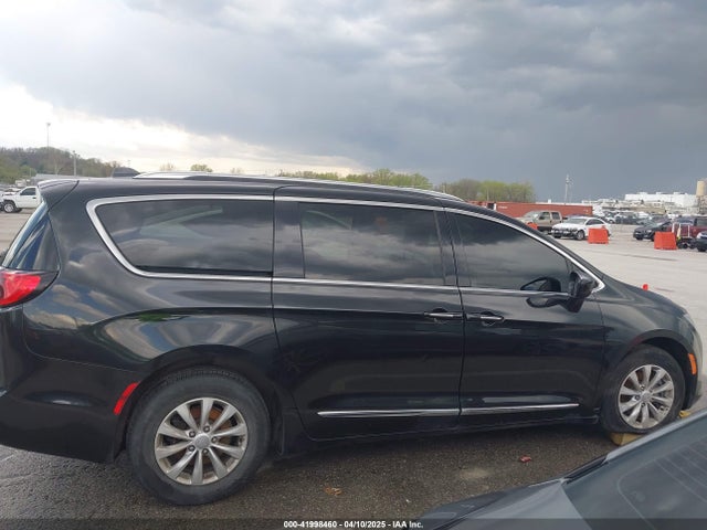2C4RC1BG9JR120790 Chrysler Pacifica Touring L