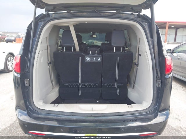 2C4RC1BG9JR120790 Chrysler Pacifica Touring L