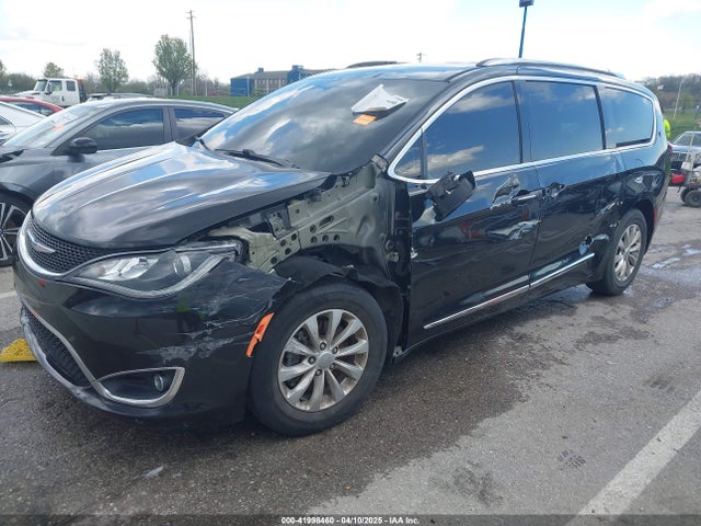 2C4RC1BG9JR120790 Chrysler Pacifica Touring L