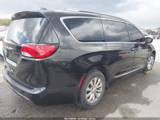 2C4RC1BG9JR120790 Chrysler Pacifica Touring L
