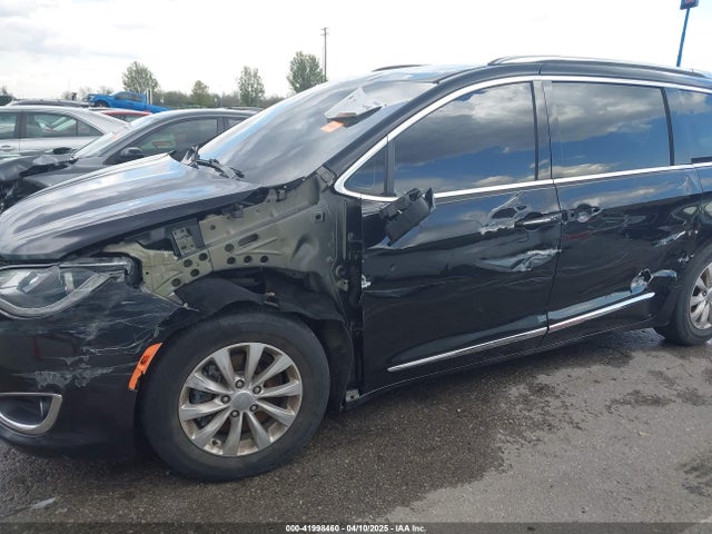 2C4RC1BG9JR120790 Chrysler Pacifica Touring L