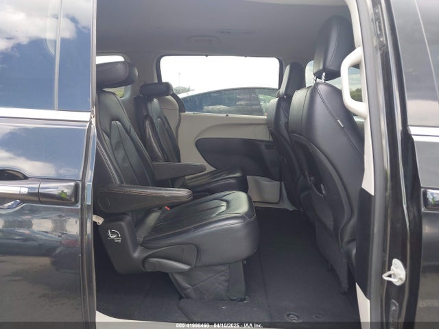 2C4RC1BG9JR120790 Chrysler Pacifica Touring L