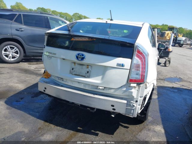 JTDKN3DU8F0440839 Toyota Prius Two