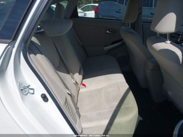JTDKN3DU8F0440839 Toyota Prius Two