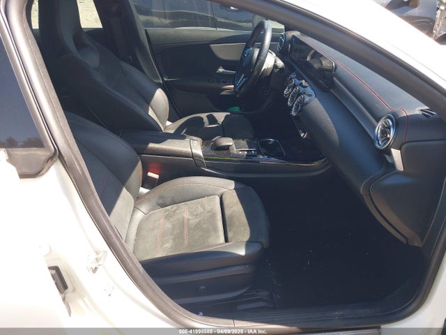 W1K5J4HB3NN250588 Mercedes-Benz m260