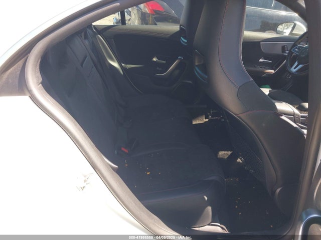 W1K5J4HB3NN250588 Mercedes-Benz m260