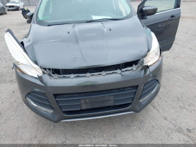 1FMCU9G93GUC83583 Ford ESCAPE SE