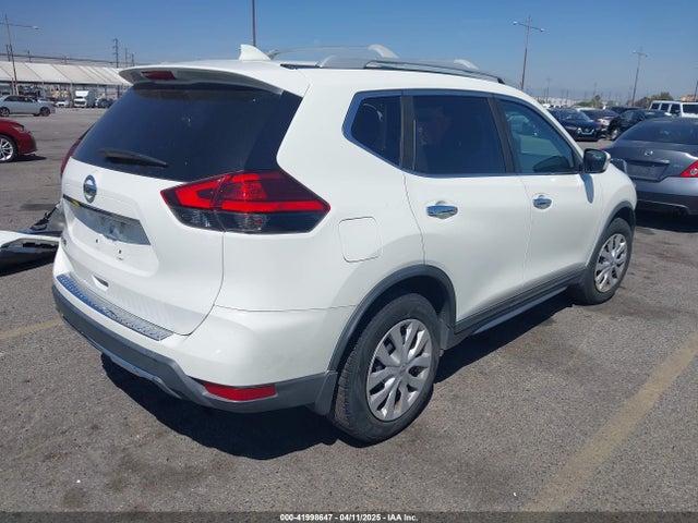 Nissan ROGUE S 2017 5N1AT2MT1HC838569 Image 4