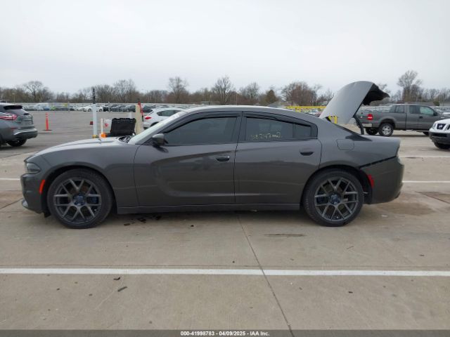 2C3CDXHG0JH217495 Dodge Charger Sxt Plus Rwd