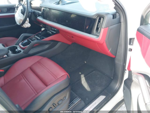 WP1BA2AY9RDA55945 Porsche Cayenne