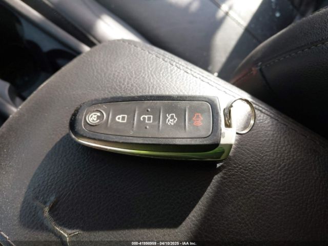 1FADP3J25GL282293 Ford Focus Titanium