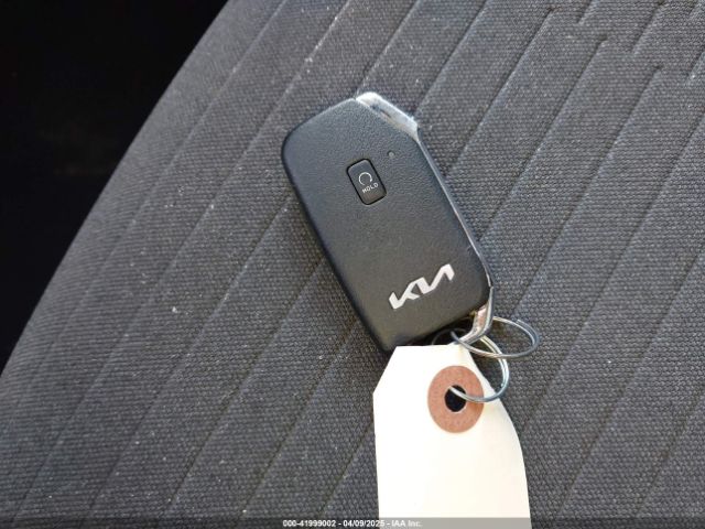 KNDEU2AA7P7370893 KIA SELTOS S