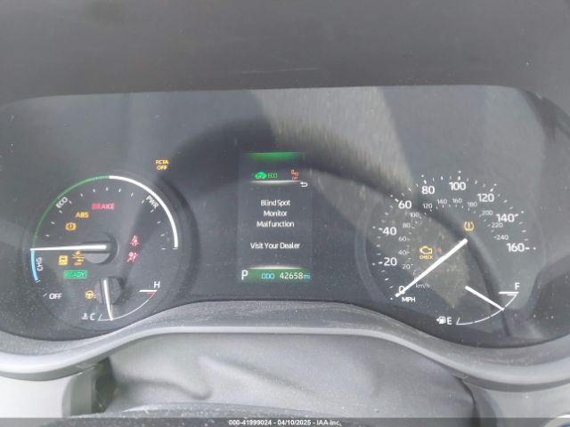 5TDKRKEC4NS114889 Toyota SIENNA LE