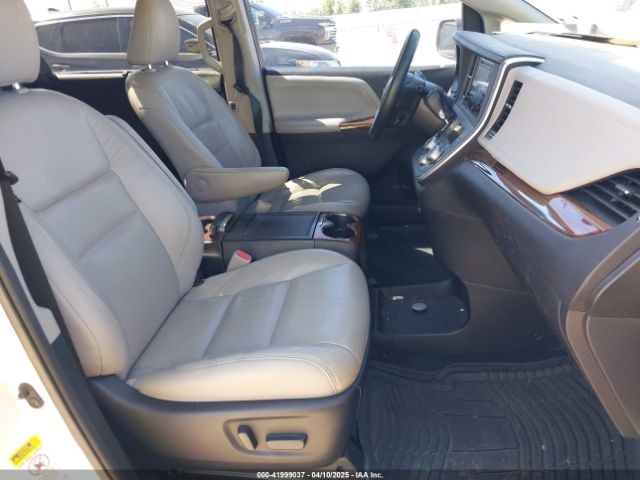 5TDYK3DC8FS666113 Toyota Sienna Limited Premium 7 Passenger