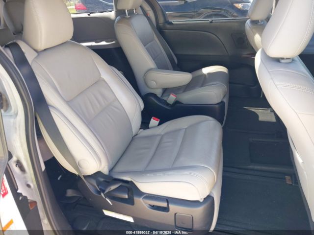 5TDYK3DC8FS666113 Toyota Sienna Limited Premium 7 Passenger