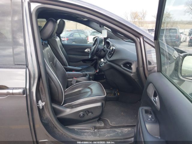 2C4RC1GG1KR575062 Chrysler Pacifica Limited