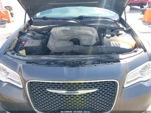 2C3CCAKG4JH304518 Chrysler 300 Limited Awd