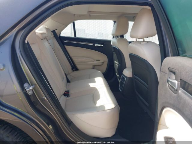 2C3CCAKG4JH304518 Chrysler 300 Limited Awd