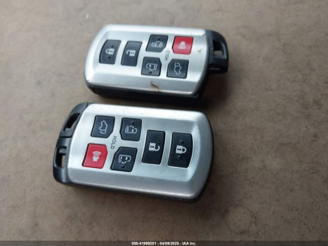 5TDYZ3DC8HS802819 Toyota Sienna Limited Premium 7 Passenger