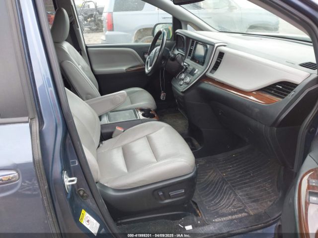 5TDYZ3DC8HS802819 Toyota Sienna Limited Premium 7 Passenger