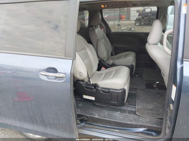 5TDYZ3DC8HS802819 Toyota Sienna Limited Premium 7 Passenger