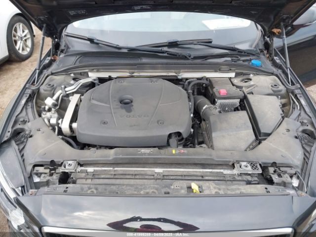 7JR102FKXKG009468 Volvo S60 T5 Momentum