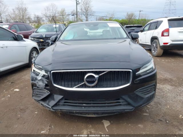 7JR102FKXKG009468 Volvo S60 T5 Momentum
